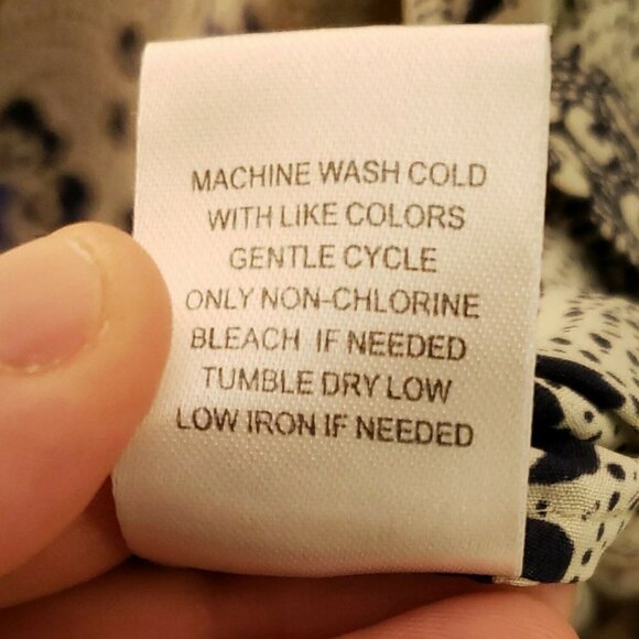 Daniel Rainn Floral Abstract Blouse With Roll Tab - Picture 7 of 8